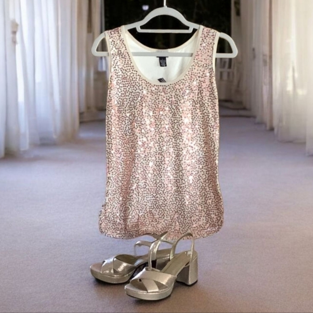Rue 21 tank top with sequins size Large cream & pink stretchy NWT prett…